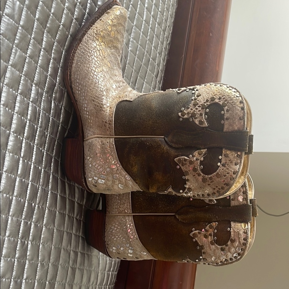 Ferrini Brown and Cream Ankle Booties